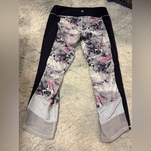 Lululemon If you’re Lucky Crop Size 8